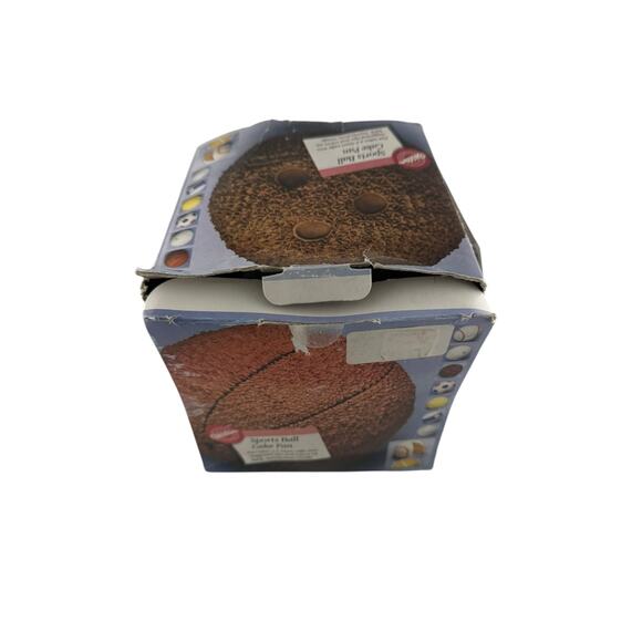 Wilton Vintage 1990 Sports Ball Two Layer Cake Pan New Damaged Box - Picture 2 of 3